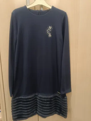 Vestido azul con pedrería