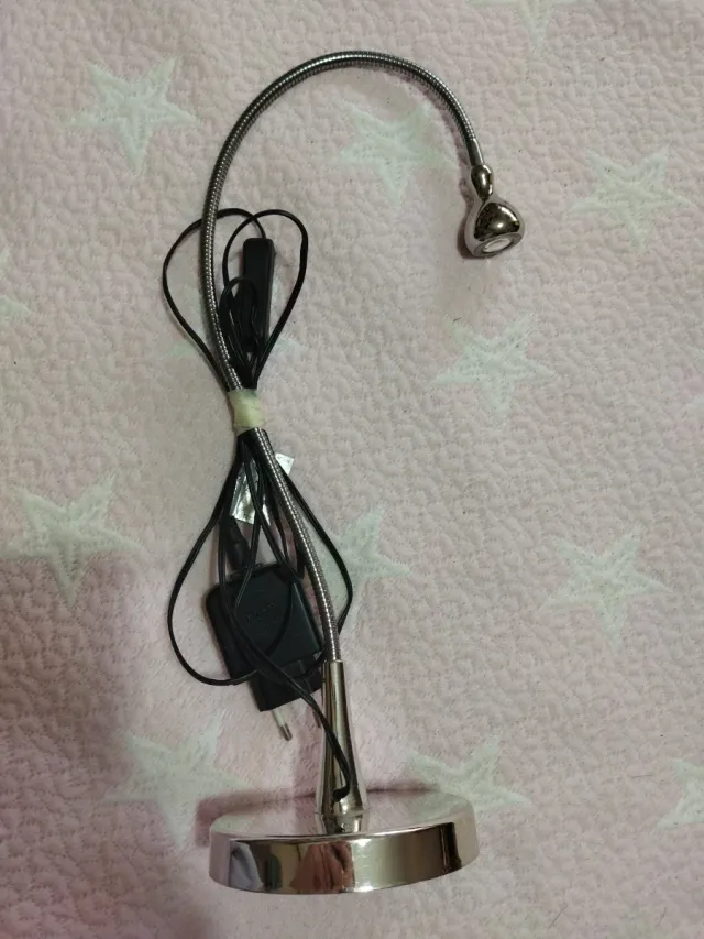 Lámpara de mesa IKEA flexible