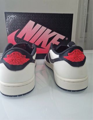 Jordan 1 Retro Low OG PSG Negro Rojo Blanco