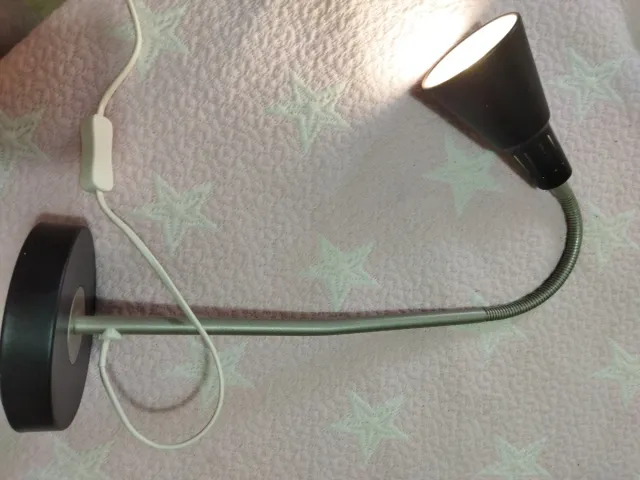 Lámpara de lectura flexible metal y plástico