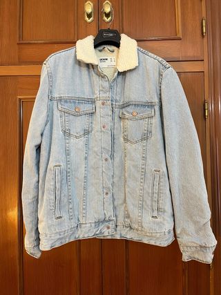 Chaqueta vaquera Bershka borrego Talla M