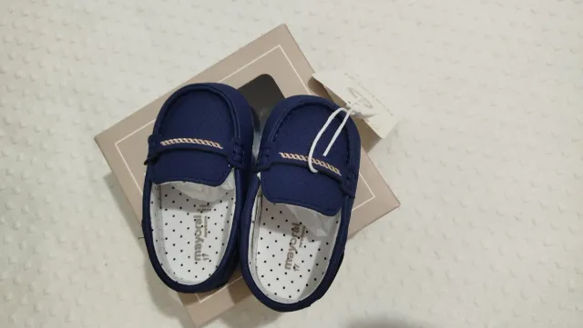 Zapatos de bebé Mayoral azul marino talla 17