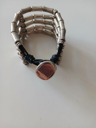 Pulsera plateada con cuentas estilo bambú