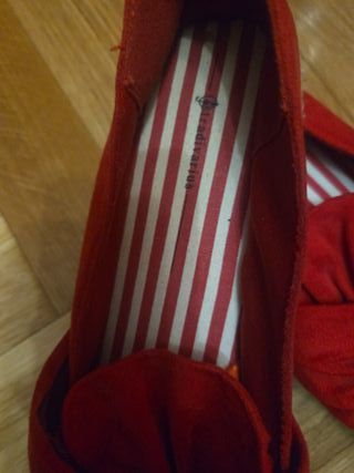 Zapatos planos rojos Stradivarius