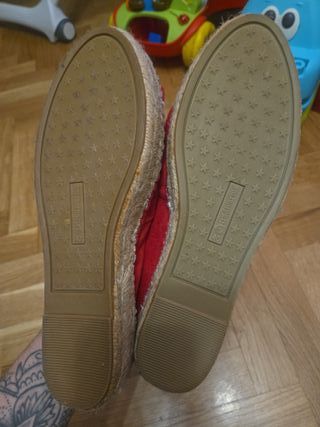 Zapatos planos rojos Stradivarius