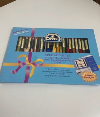 Caja Hilos DMC Bordar + Tela + Libro