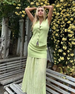 Conjunto falda y chaleco punto 