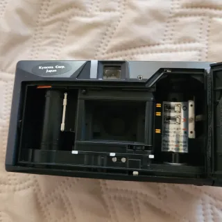 Cámara Yashica AF DX con funda