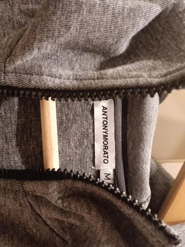Chaqueta Antony Morato gris con cremallera