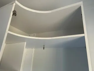 Armadio ad angolo per bambini con ante curve rosa e B