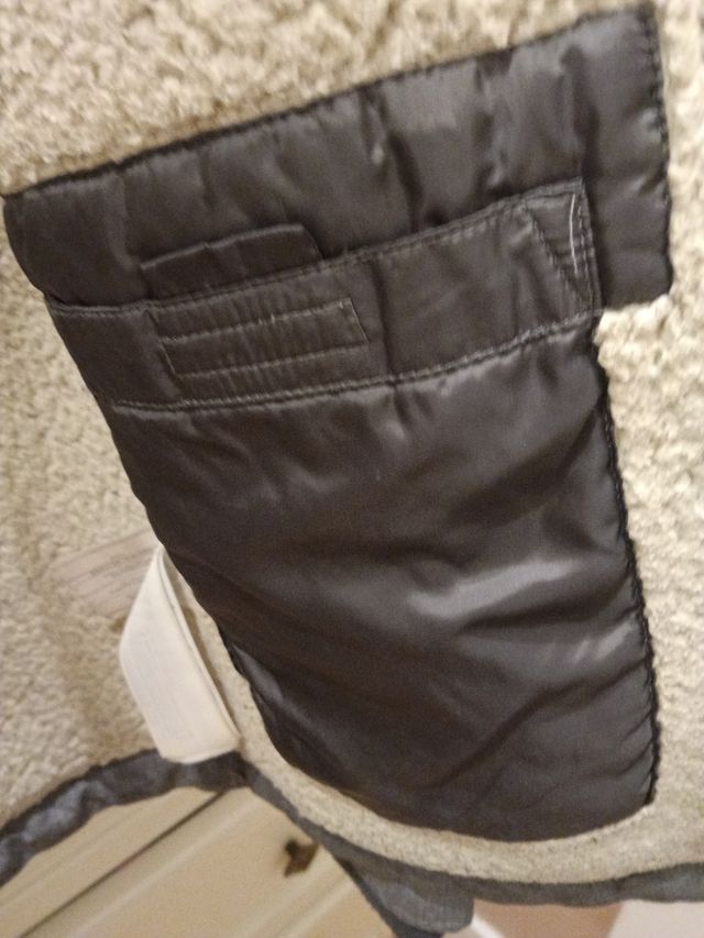 Chaqueta Hollister gris forro borreguito