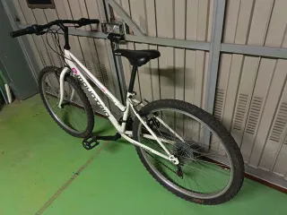 Bicicleta de Montaña Blanca
A-Mountain R-250