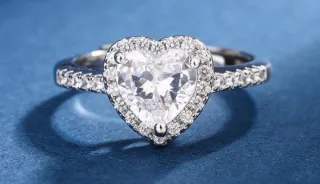 Anillo Corazón Plata con Circonitas