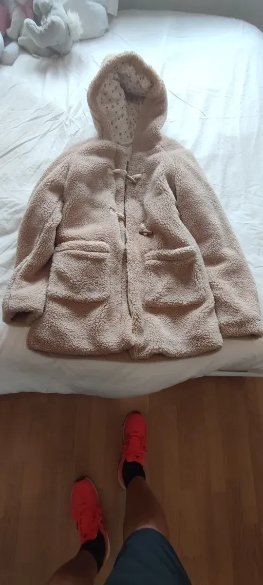 Abrigo niña peluche con capucha