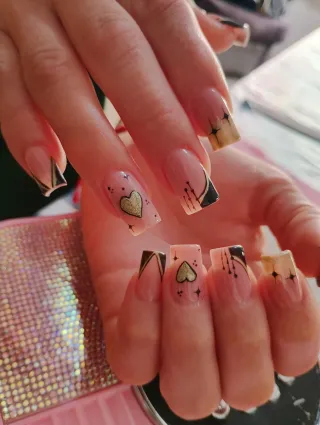 Uñas de gel y poligel