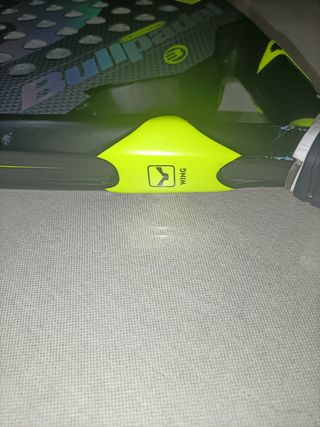 PALA BULLPADEL WING BALANCE (Algo Negociable)
