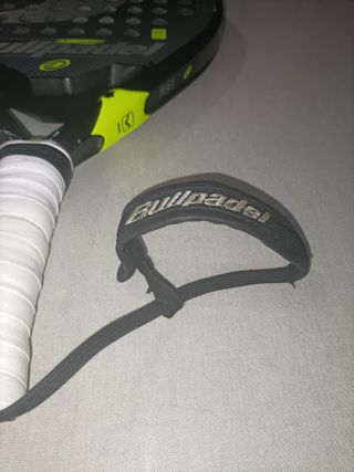 PALA BULLPADEL WING BALANCE (Algo Negociable)