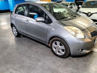 TOYOTA YARIS 1.4 D4D SOL   !! CAMBIO AUTOMATICO !!