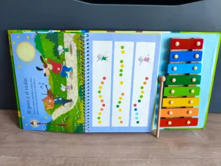 Libro Melodías Alegres con Xilófono Usborne
