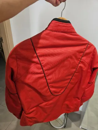 Chaqueta de moto roja