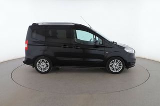 Ford Tourneo Courier 1.5 TDCi Titanium