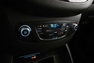 Ford Tourneo Courier 1.5 TDCi Titanium