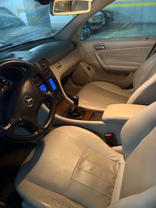 Mercedes-Benz Clase C 2004