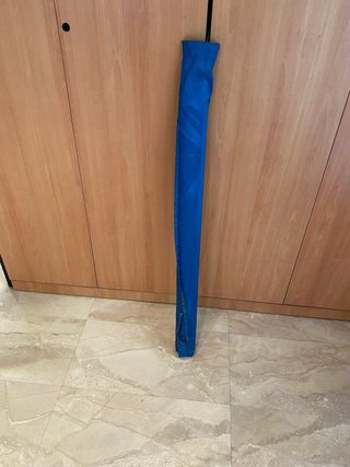 Sombrilla Fiatc Seguros Playa Azul y Blanca