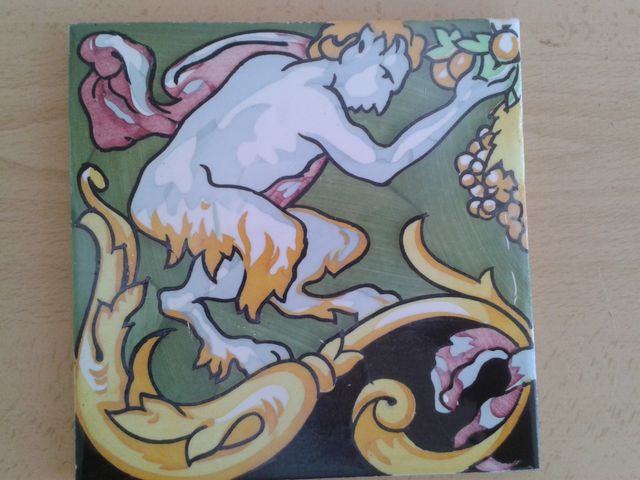 A7 AZULEJO ANTIGUO MODERNISTA FAUNO MITOLOGIA