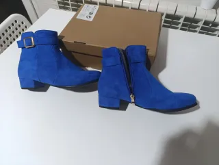 Botines azules sin estrenar T.37