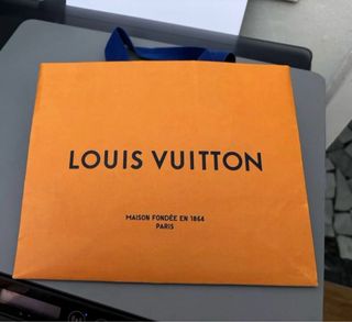 Scatole e sacchetto Louis Vuitton arancioni