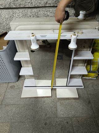 Mueble de baño con focos