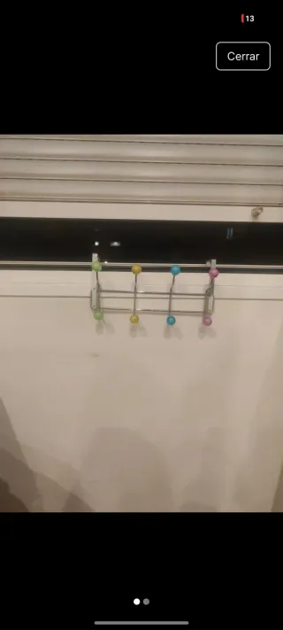 Perchero de pared multicolor