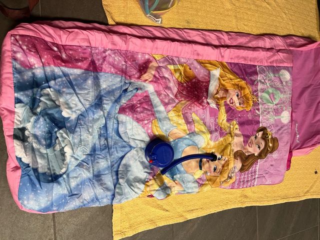 Colchoneta saco hinchable princesas Disney