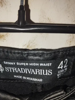Pantalón encerado negro
