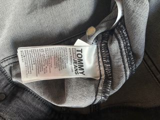 Chaqueta vaquera Tommy Jeans gris