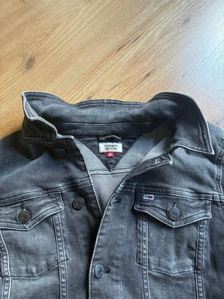 Chaqueta vaquera Tommy Jeans gris