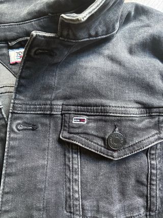 Chaqueta vaquera Tommy Jeans gris