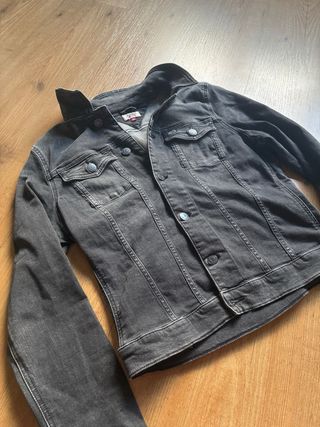 Chaqueta vaquera Tommy Jeans gris