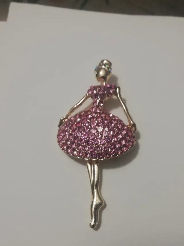 Alfinete Bailarina Rosa com Pedras