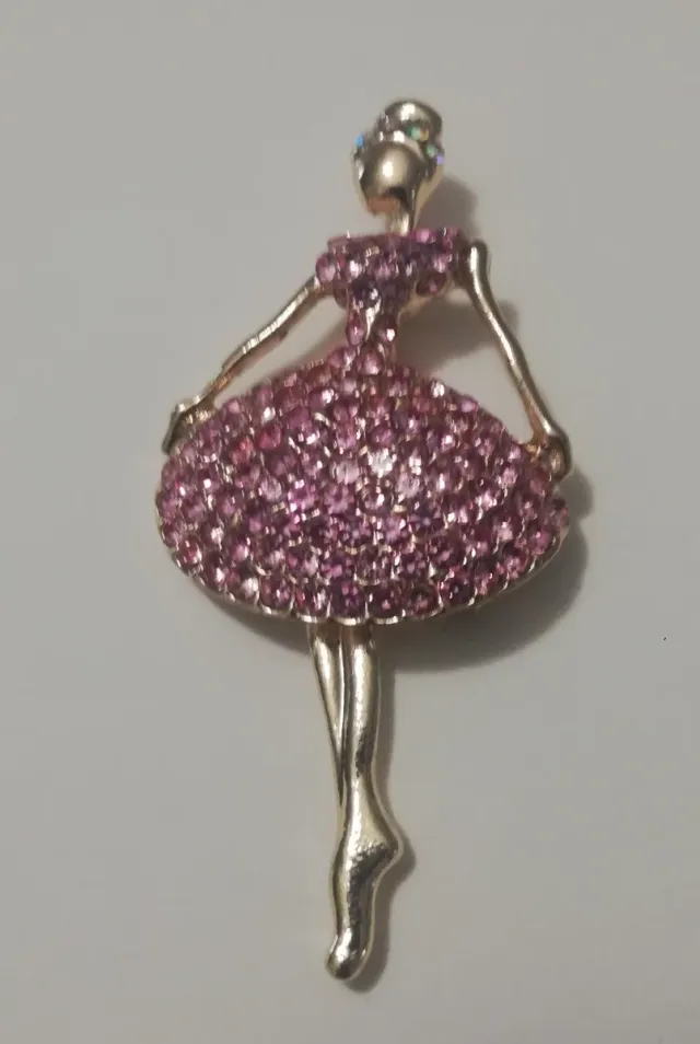 Alfinete Bailarina Rosa com Pedras