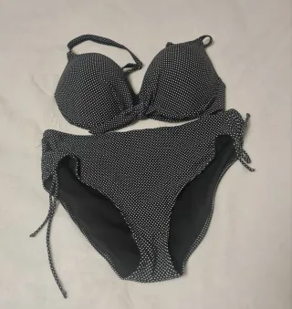 Bikini lunares negro y blanco