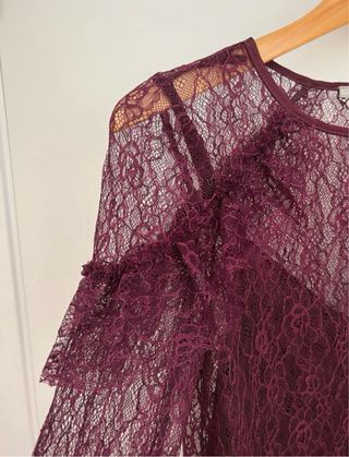 Blusa Zara encaje burdeos