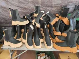 Resto y Saldo de Botas invierno a 2€ Par