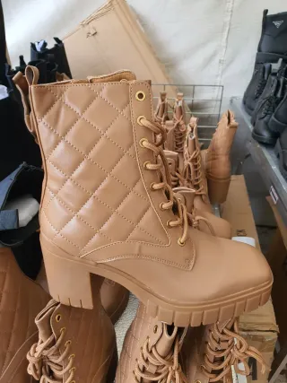 Resto y Saldo de Botas invierno a 2€ Par