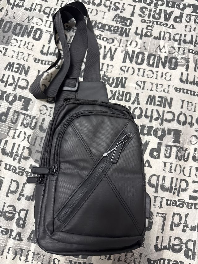 Bandolera de cuero negra