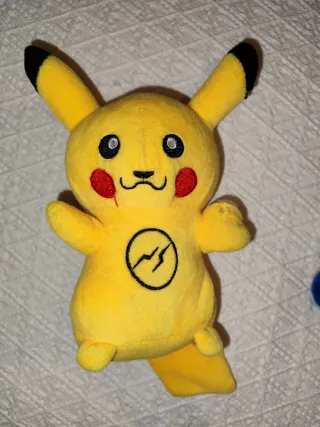 Peluche Pikachu