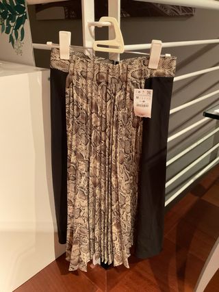 Falda midi estampado serpiente talla M