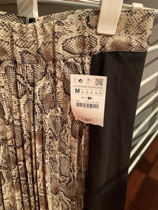Falda midi estampado serpiente talla M
