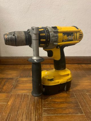 Aparafusadora Dewalt 18V